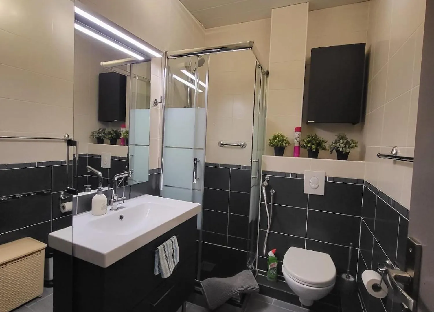 2 Bed 16Th Arrondissement Trocadero Apartment For6 Paris