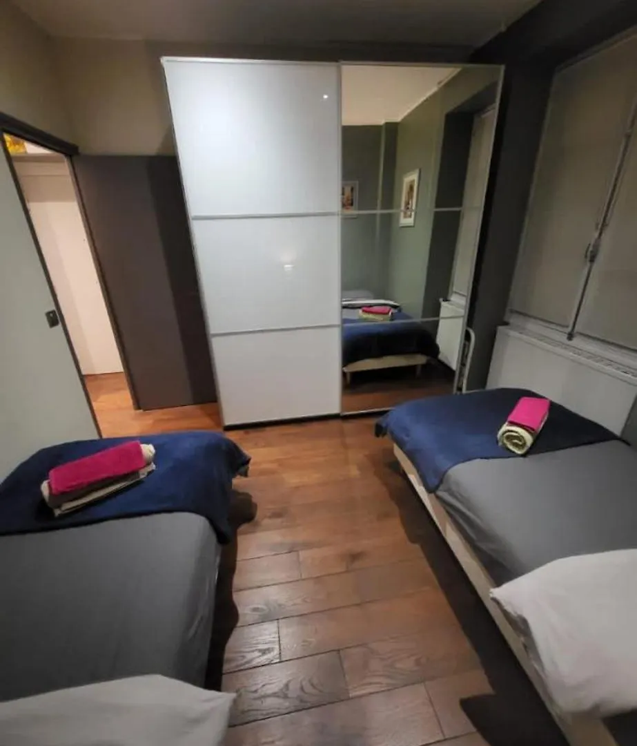 2 Bed 16Th Arrondissement Trocadero Apartment For6 باريس 0*,  فرنسا