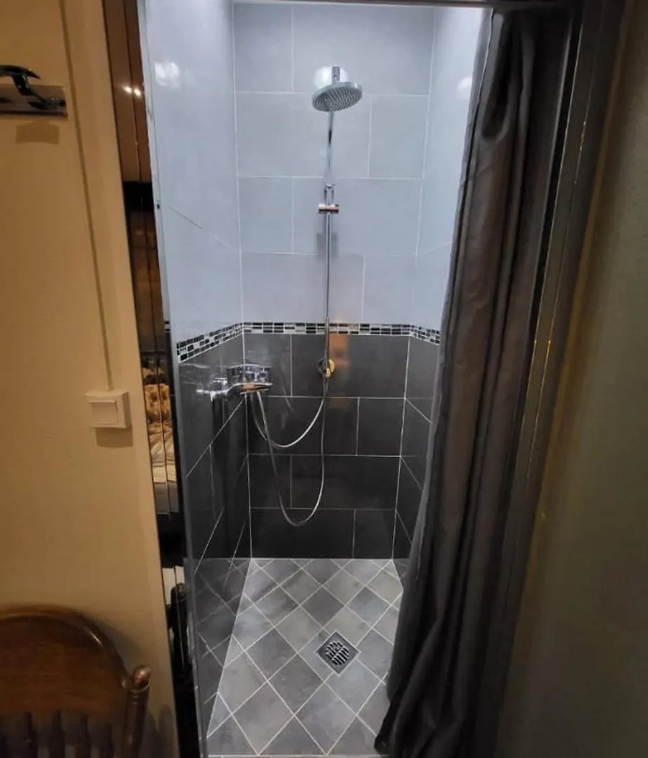 2 Bed 16Th Arrondissement Trocadero Apartment For6 باريس